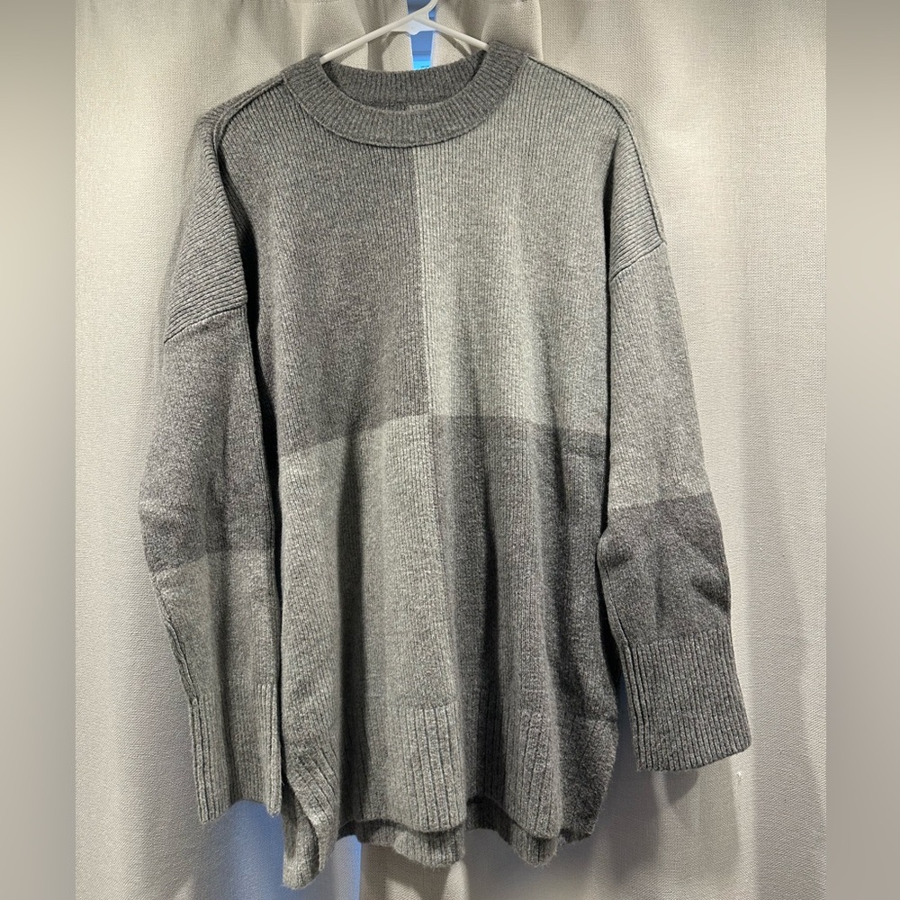 Abercrombie & Fitch Women’s Two-Tone Gray Crewneck Sweater